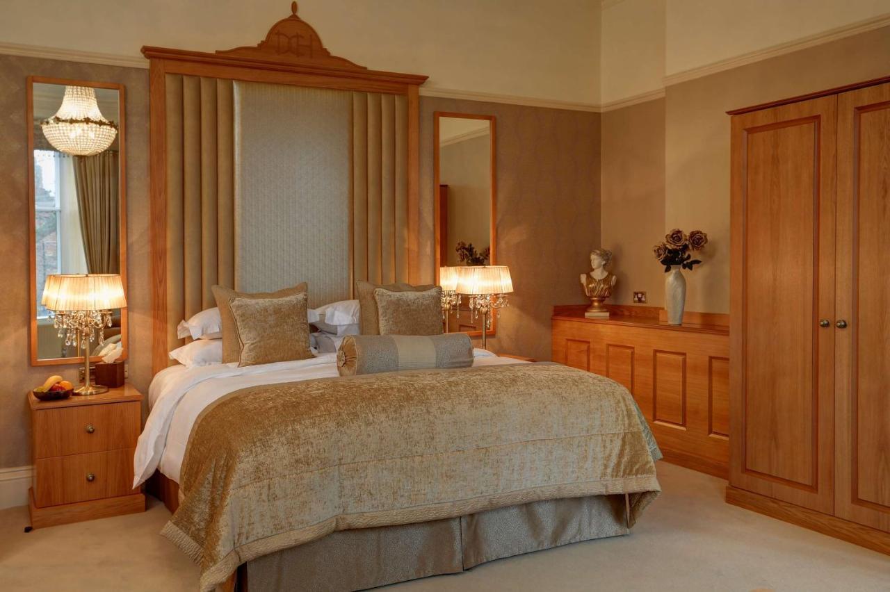 The Dean Court Hotell York Exteriör bild