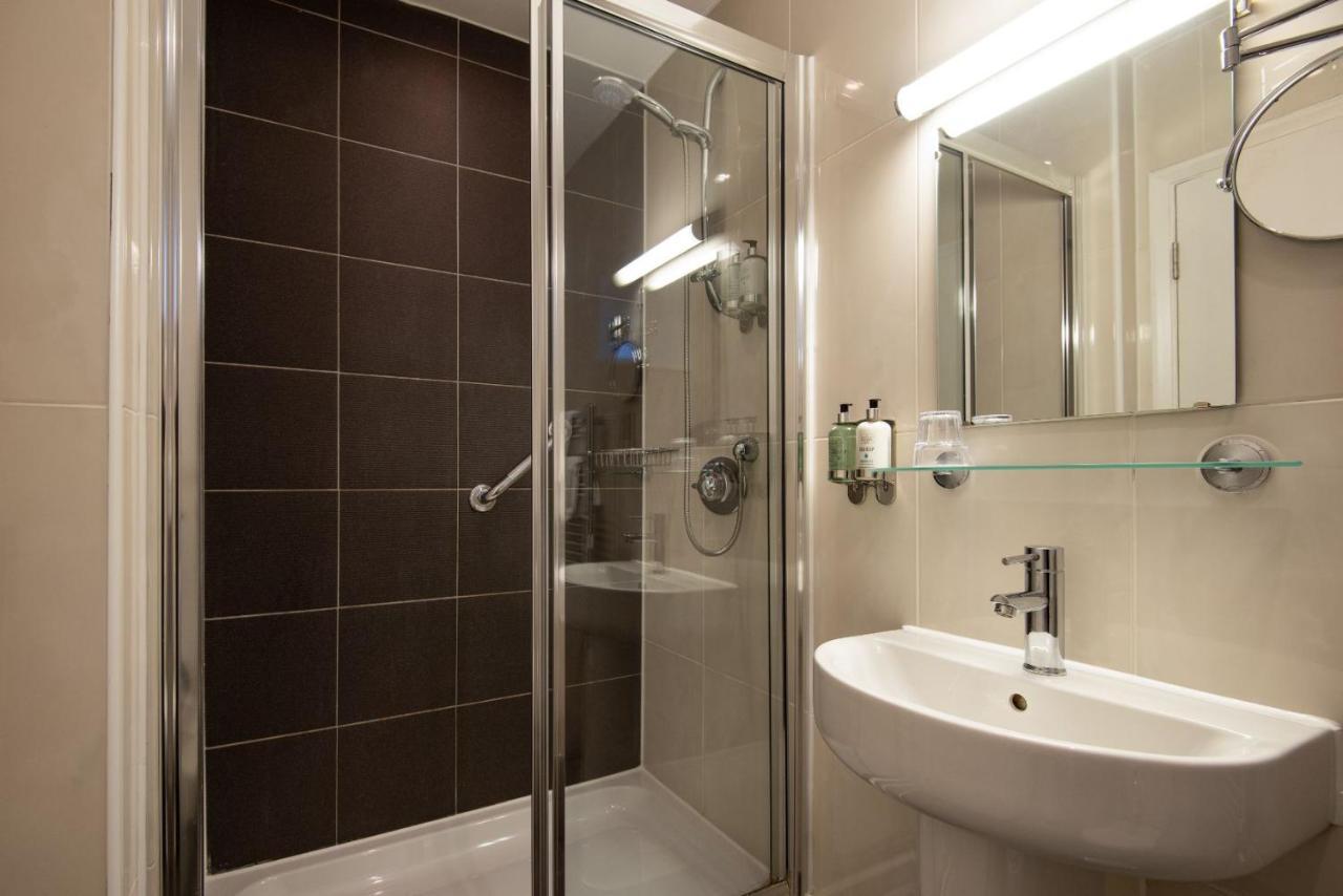 The Dean Court Hotell York Exteriör bild