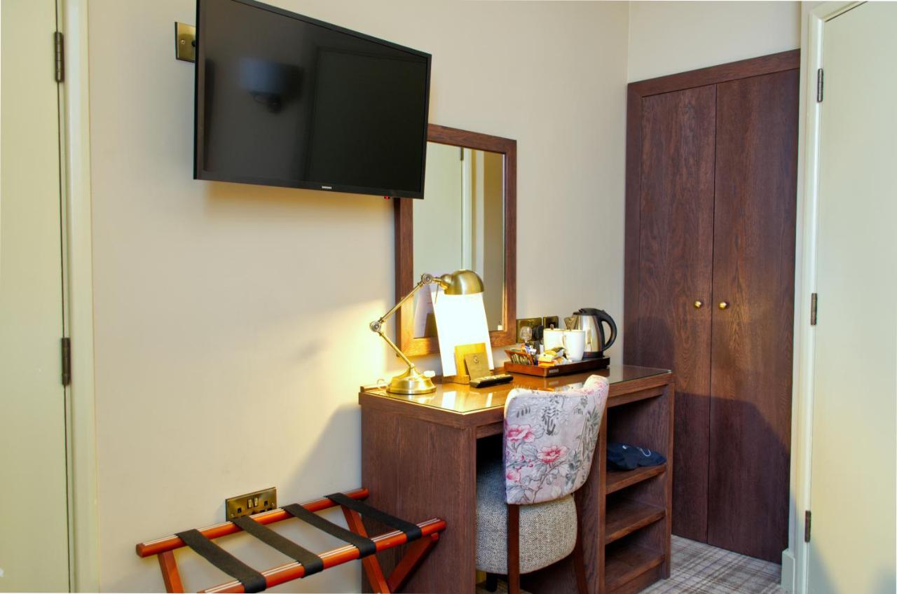 The Dean Court Hotell York Exteriör bild