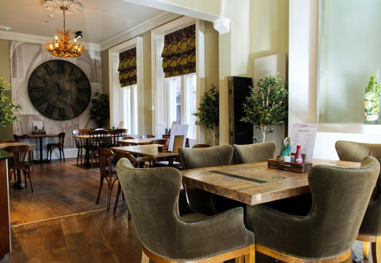 The Dean Court Hotell York Exteriör bild