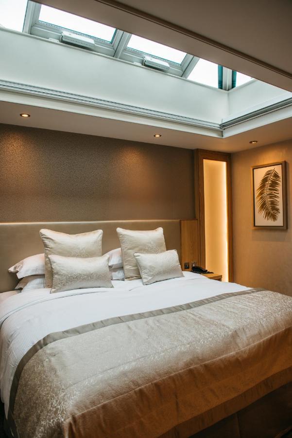 The Dean Court Hotell York Exteriör bild