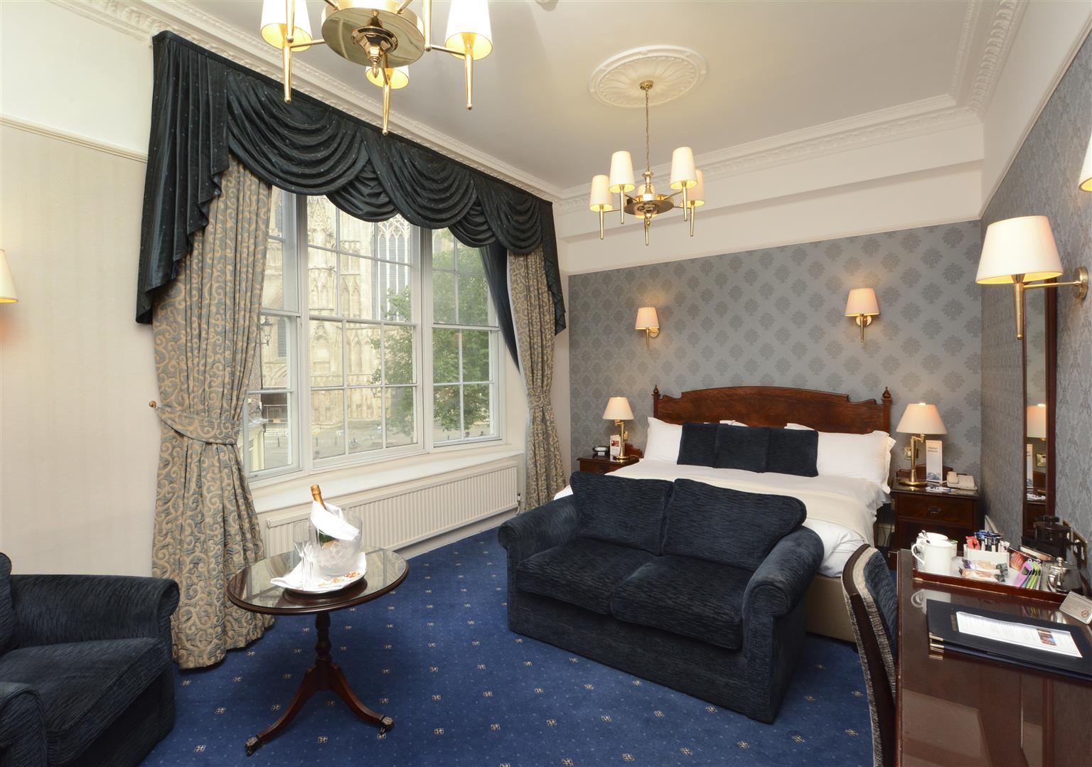The Dean Court Hotell York Exteriör bild