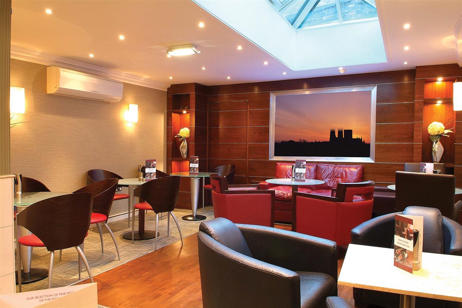 The Dean Court Hotell York Exteriör bild