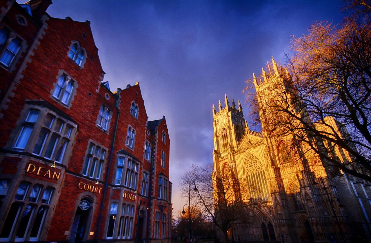 The Dean Court Hotell York Exteriör bild
