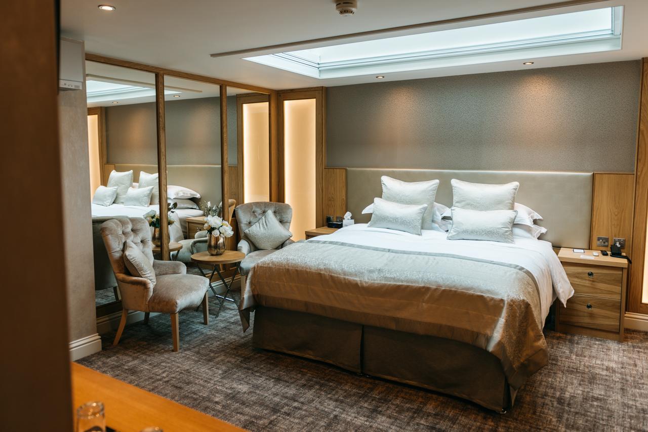 The Dean Court Hotell York Exteriör bild