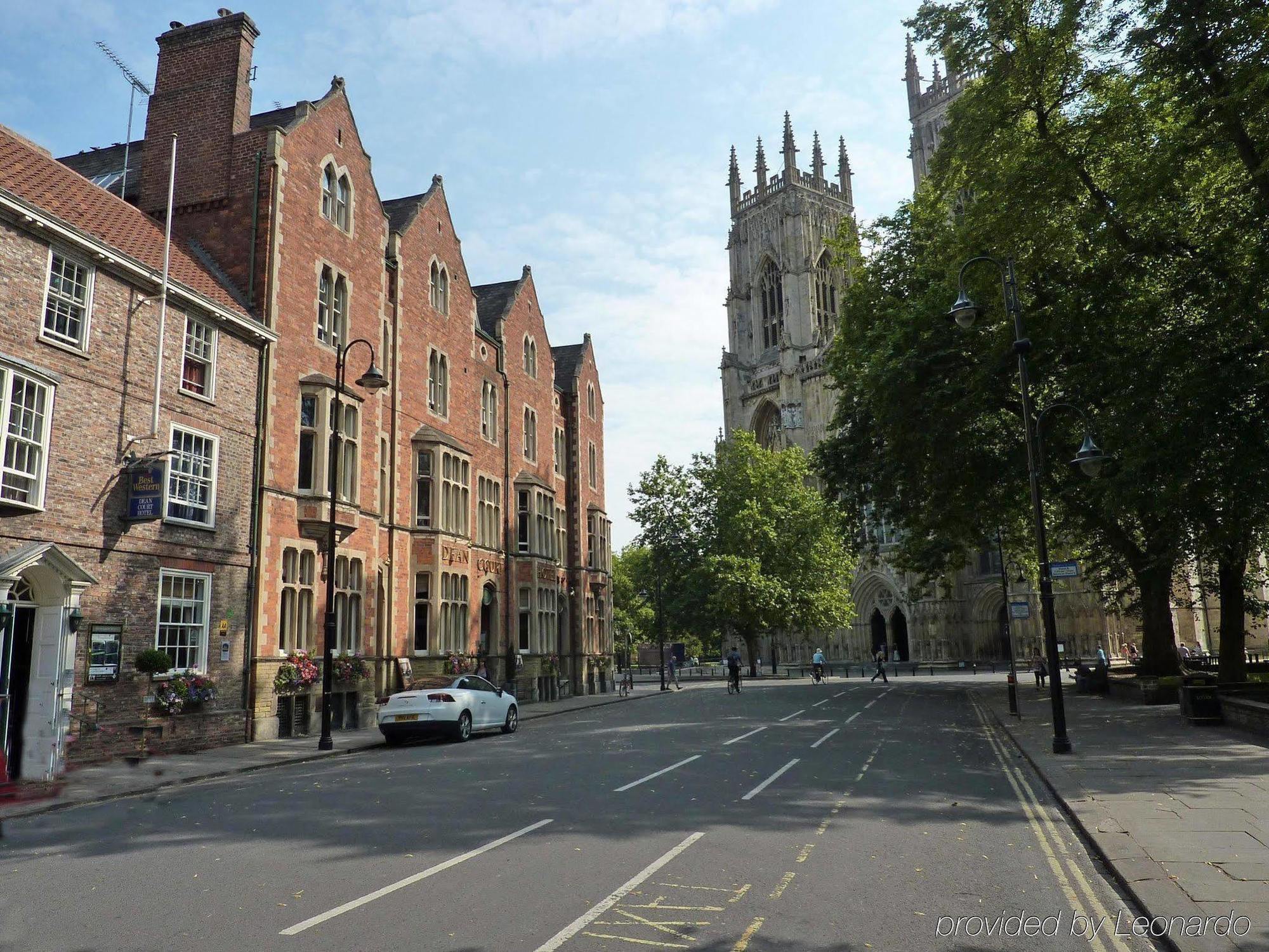 The Dean Court Hotell York Exteriör bild