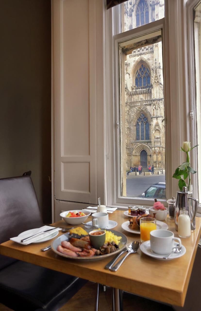 The Dean Court Hotell York Exteriör bild