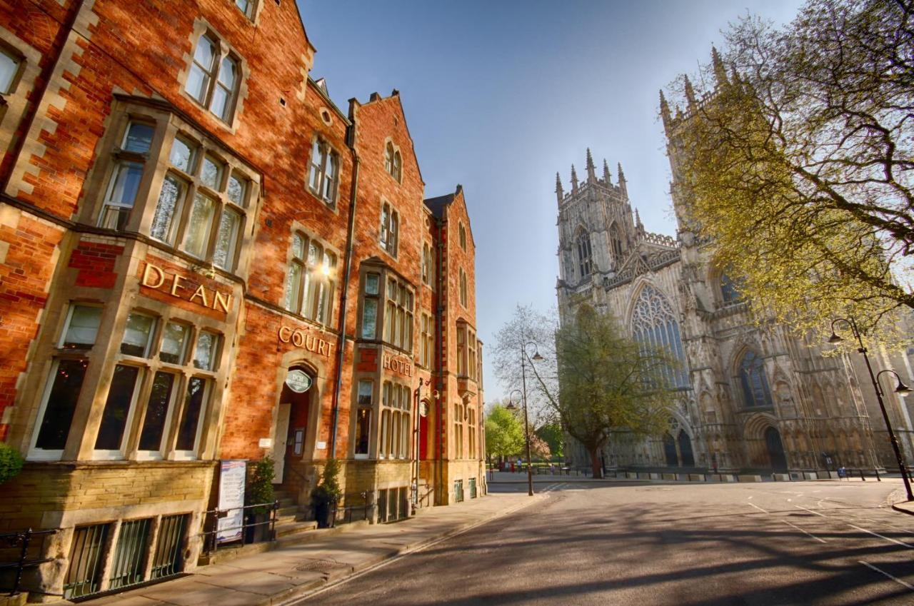 The Dean Court Hotell York Exteriör bild