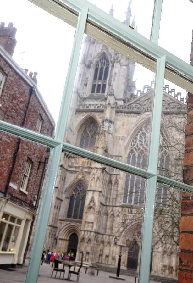 The Dean Court Hotell York Exteriör bild