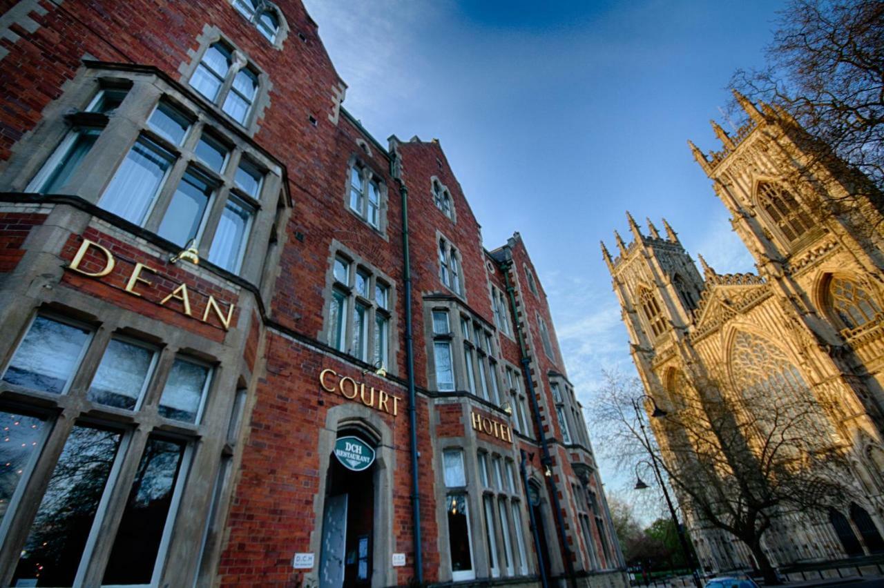 The Dean Court Hotell York Exteriör bild